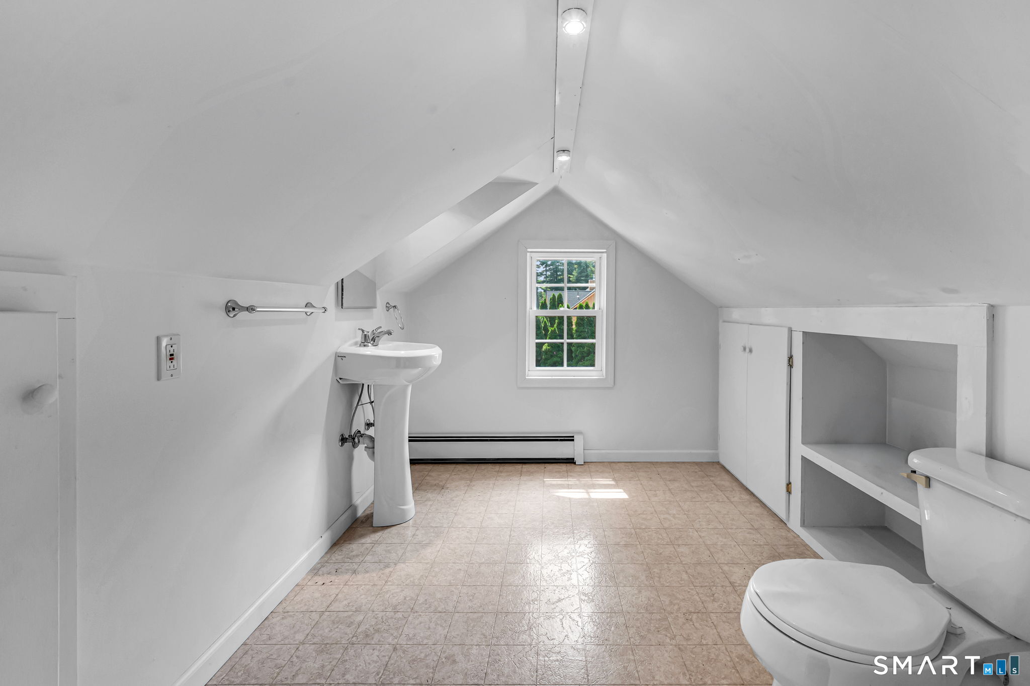 24 West Shore Drive Enfield CT 06082