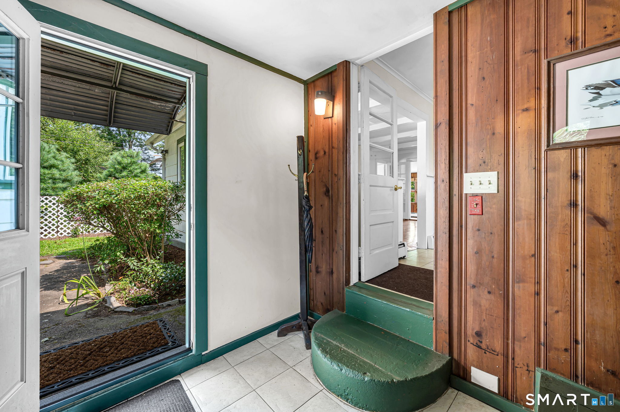 24 West Shore Drive Enfield CT 06082