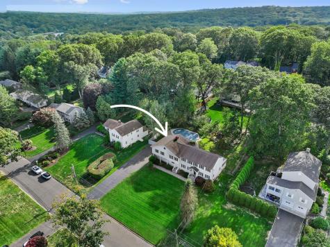 37 Lamplighter Lane Fairfield CT 06825