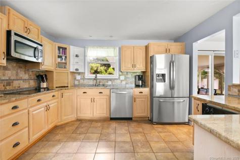 4 Craigmoor Terrace Danbury CT 06810