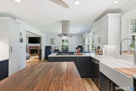 542 Halladay West Avenue Suffield CT 06078