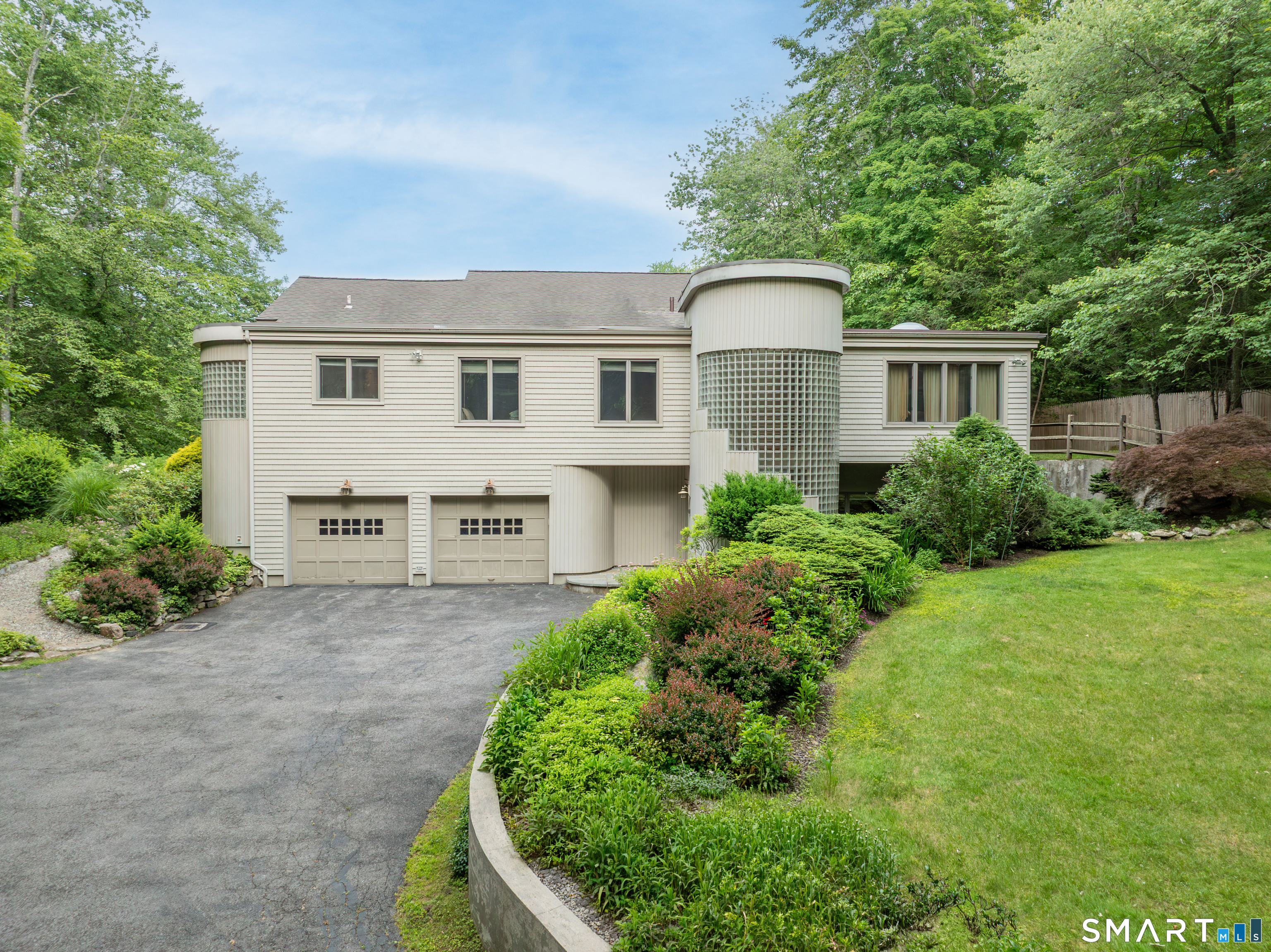 Stamford CT, 511 Hunting Ridge Road