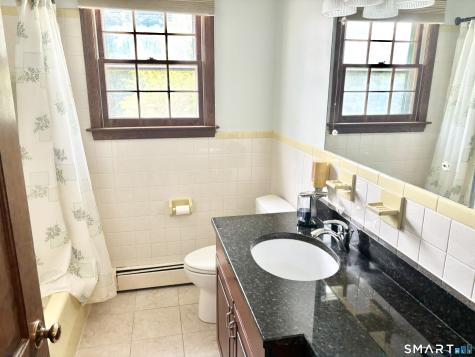 27 Wyneding Hill Road Manchester CT 06040