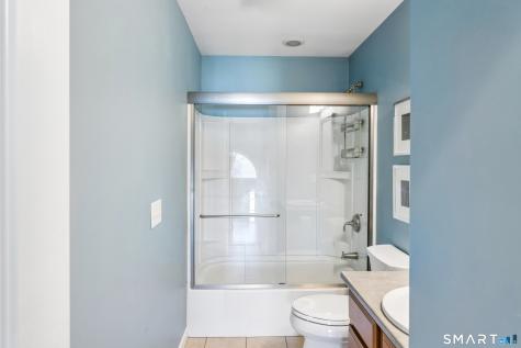 38 Jeanette Road Danbury CT 06811