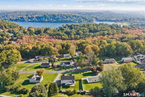 38 Jeanette Road Danbury CT 06811