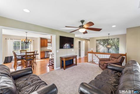 38 Jeanette Road Danbury CT 06811