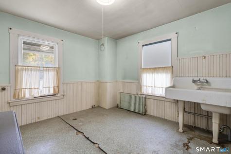 65 Meadow Street Seymour CT 06483