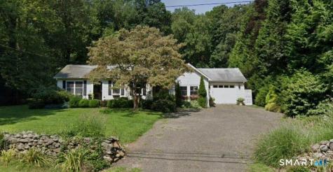 230 Nut Plains Road Guilford CT 06437