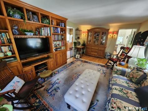 230 Nut Plains Road Guilford CT 06437