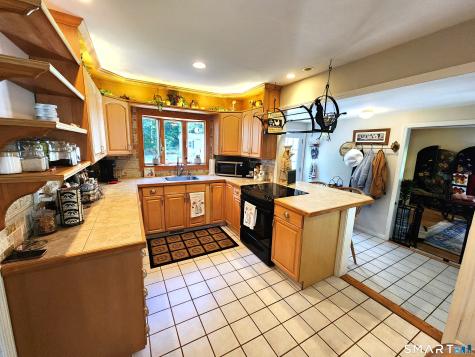 230 Nut Plains Road Guilford CT 06437