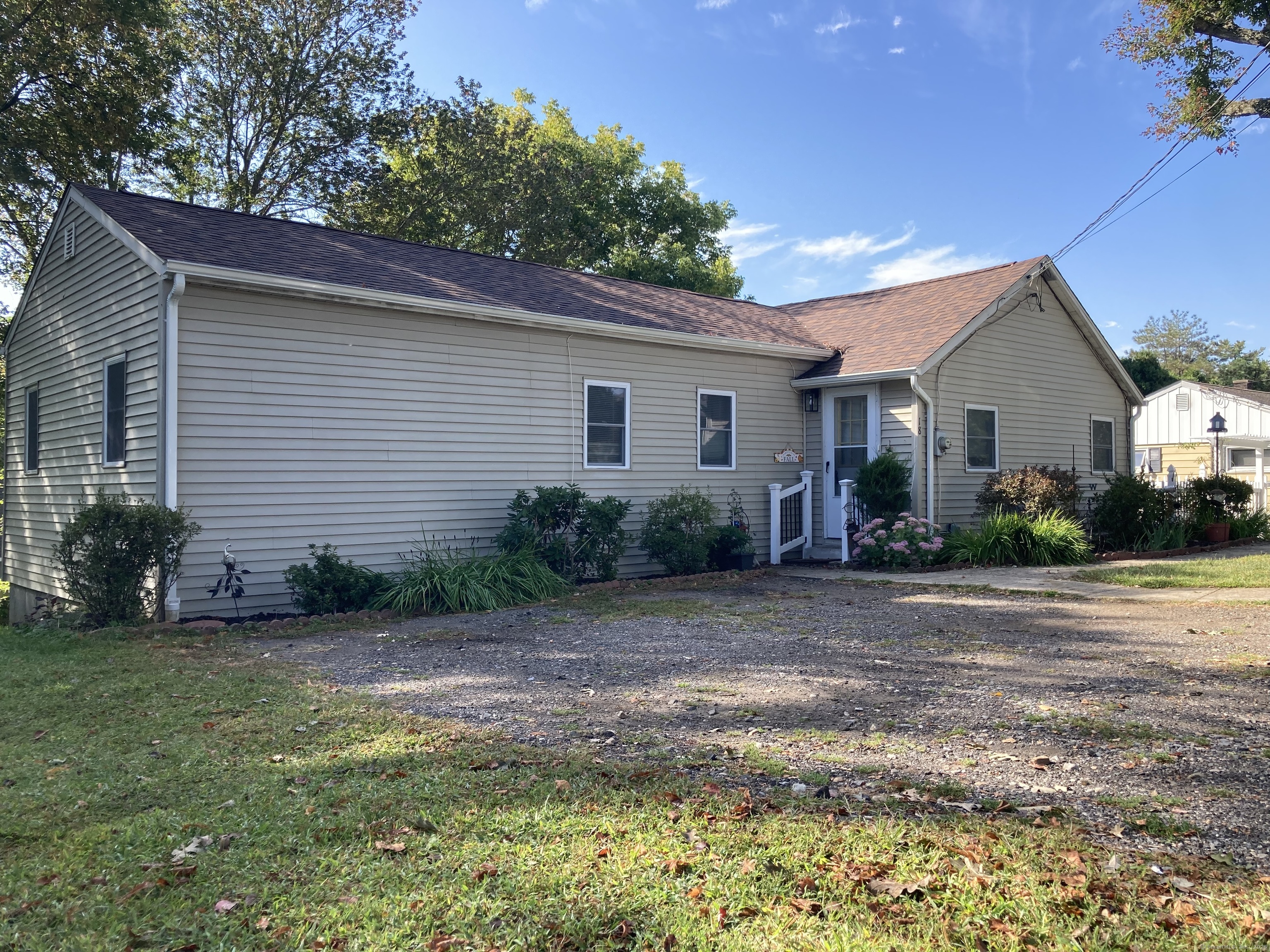 18 Pine Street Norwich CT 06360