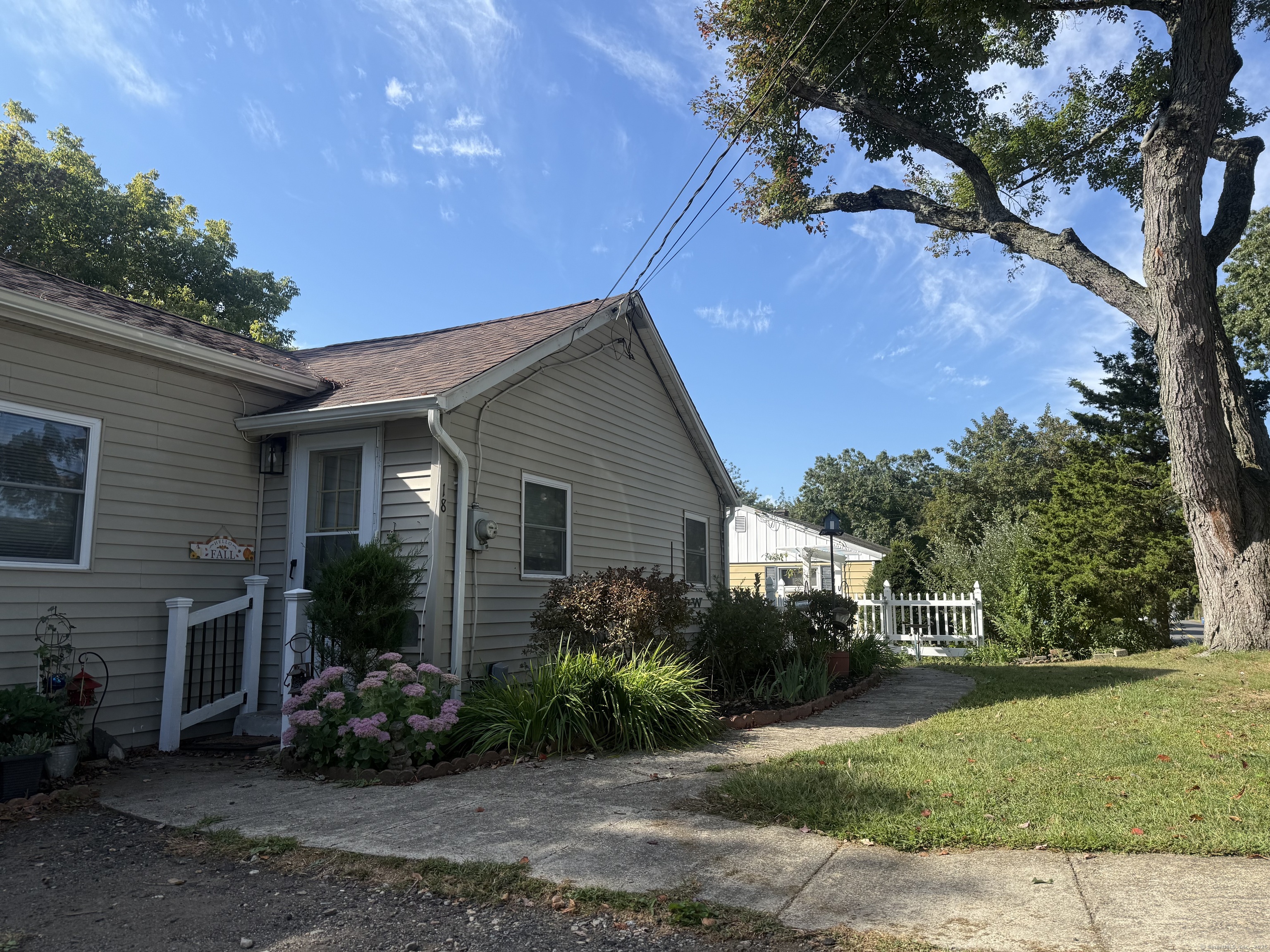 18 Pine Street Norwich CT 06360