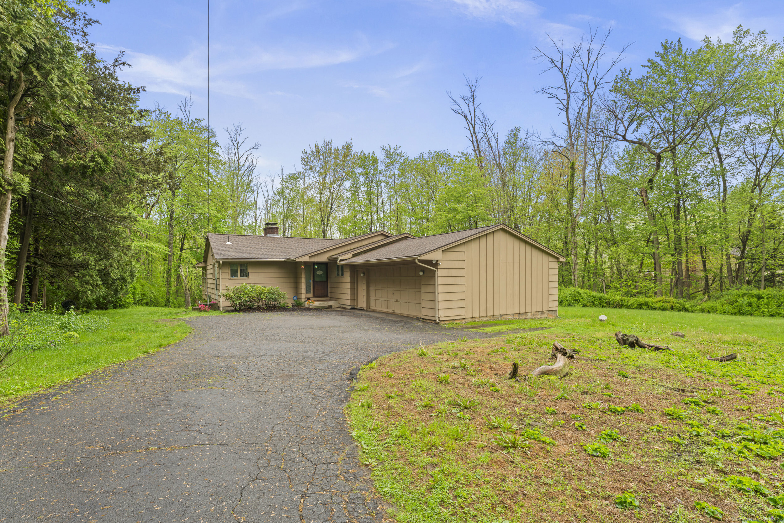 27 Adams Road Bloomfield CT 06002