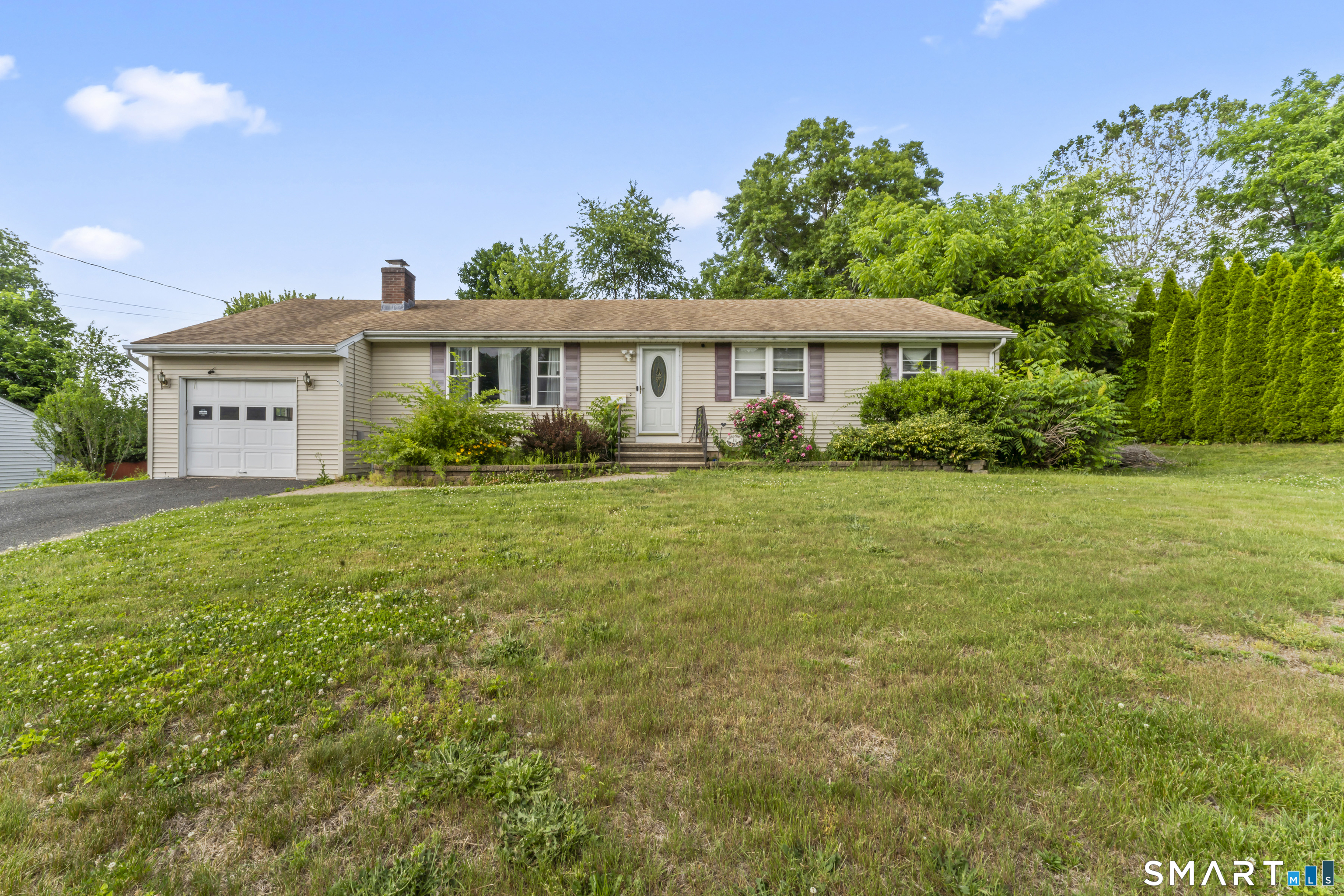 16 Nutmeg Avenue Enfield CT 06082