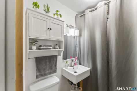 16 Nutmeg Avenue Enfield CT 06082