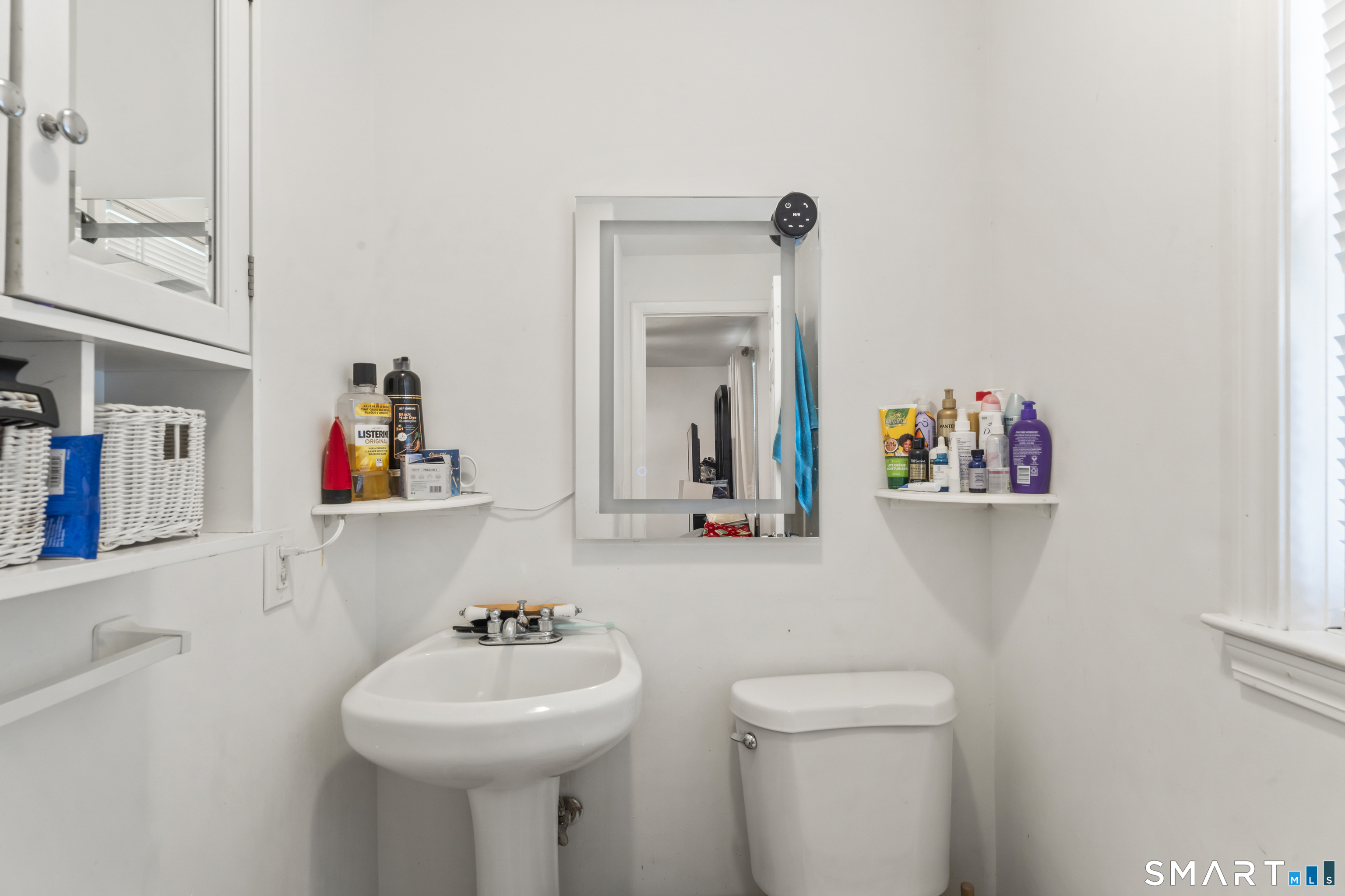 16 Nutmeg Avenue Enfield CT 06082