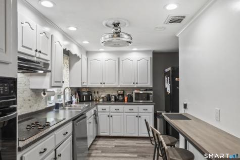 16 Nutmeg Avenue Enfield CT 06082
