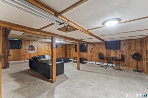 16 Nutmeg Avenue Enfield CT 06082