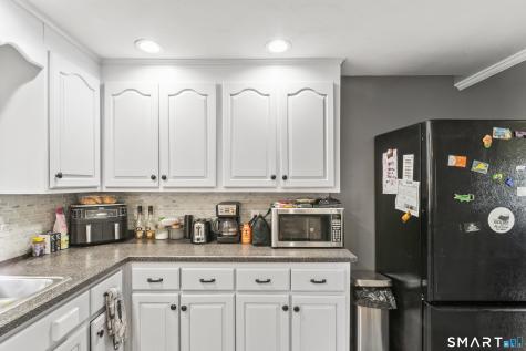 16 Nutmeg Avenue Enfield CT 06082