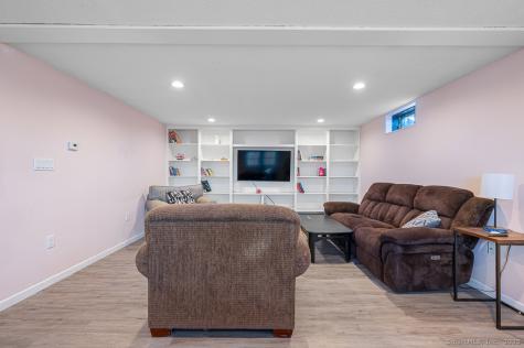 437 Somers Road Ellington CT 06029