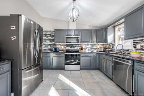 437 Somers Road Ellington CT 06029