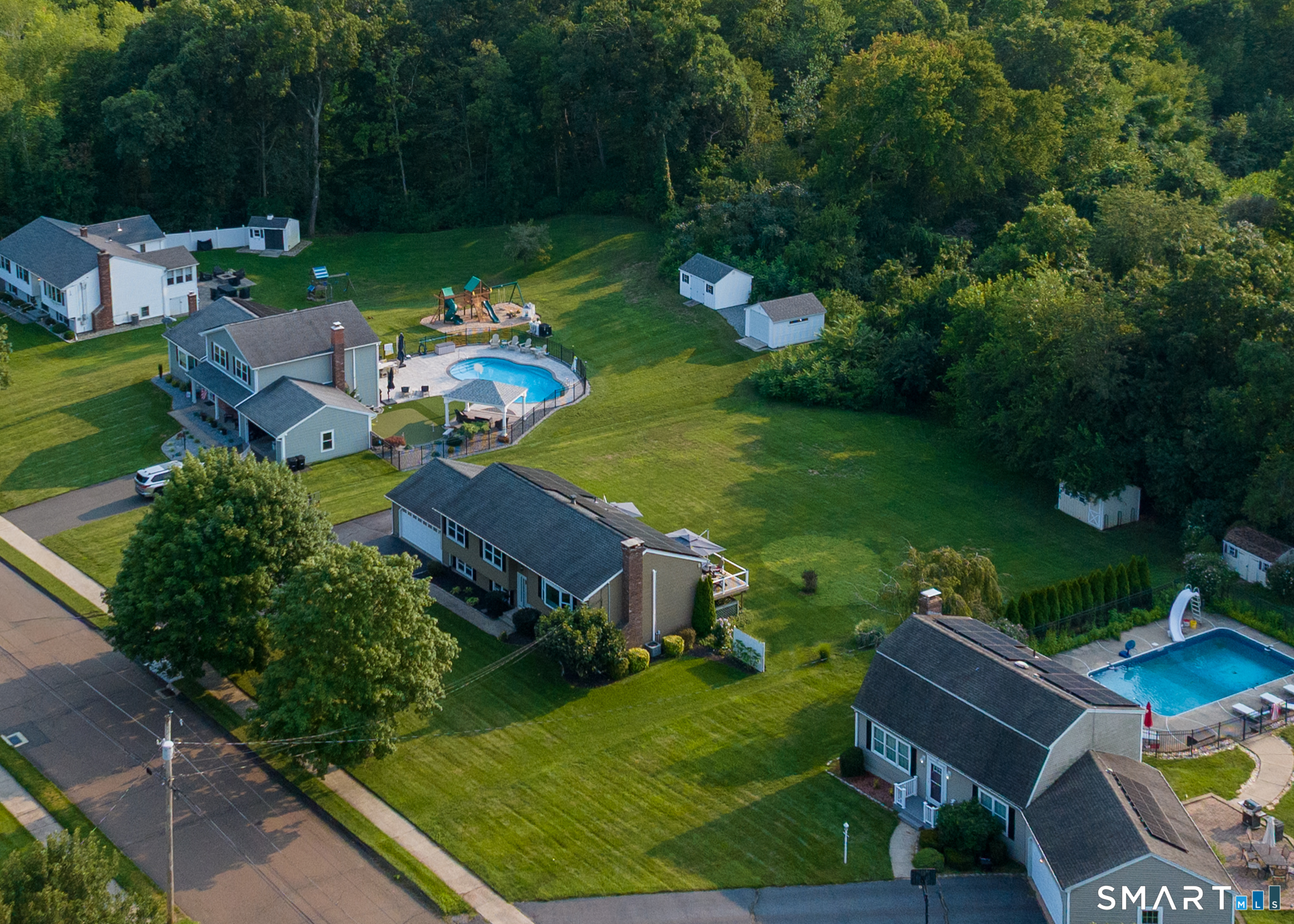 16 Brockett Farm Road North Haven CT 06473
