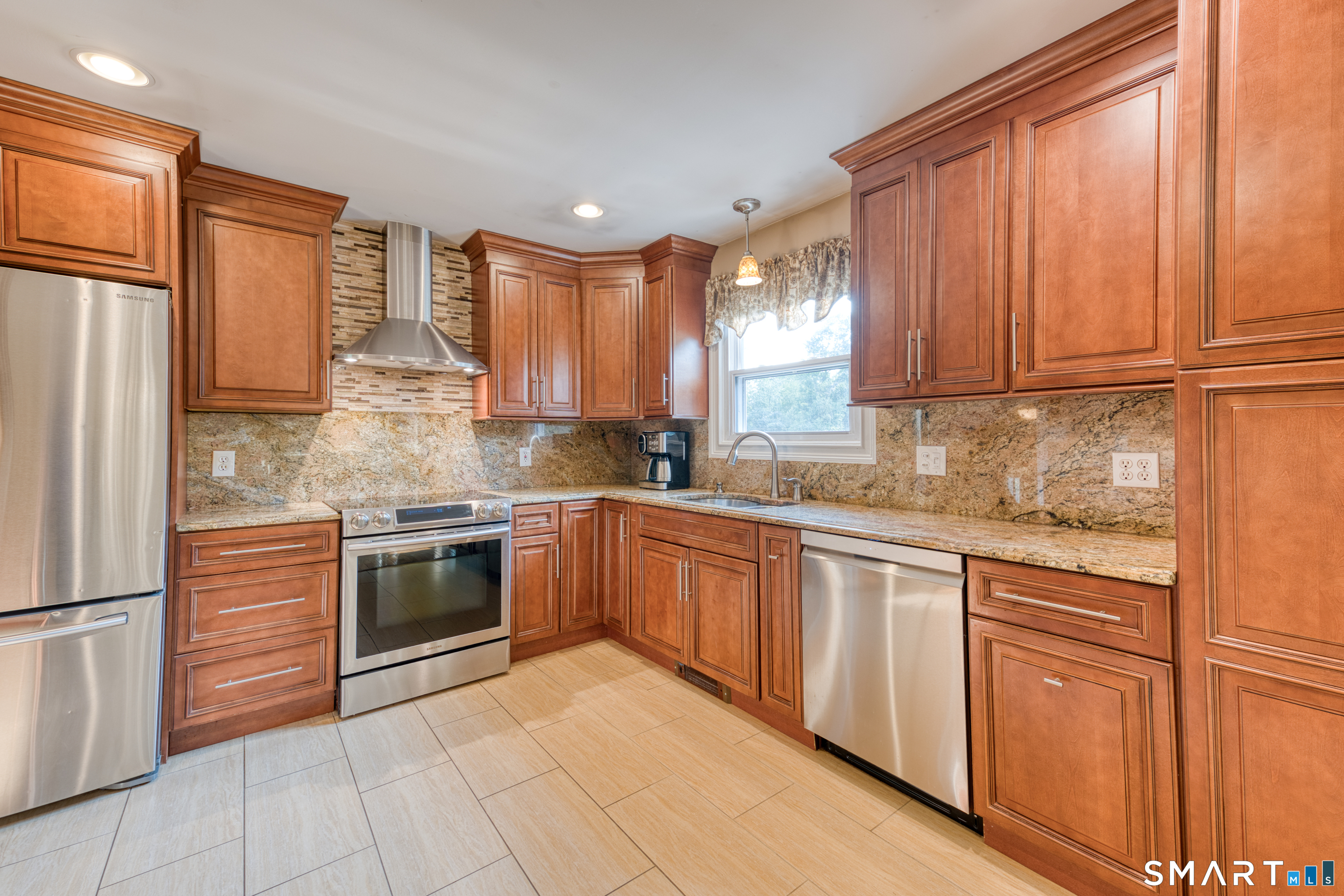 16 Brockett Farm Road North Haven CT 06473