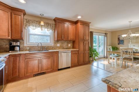 16 Brockett Farm Road North Haven CT 06473