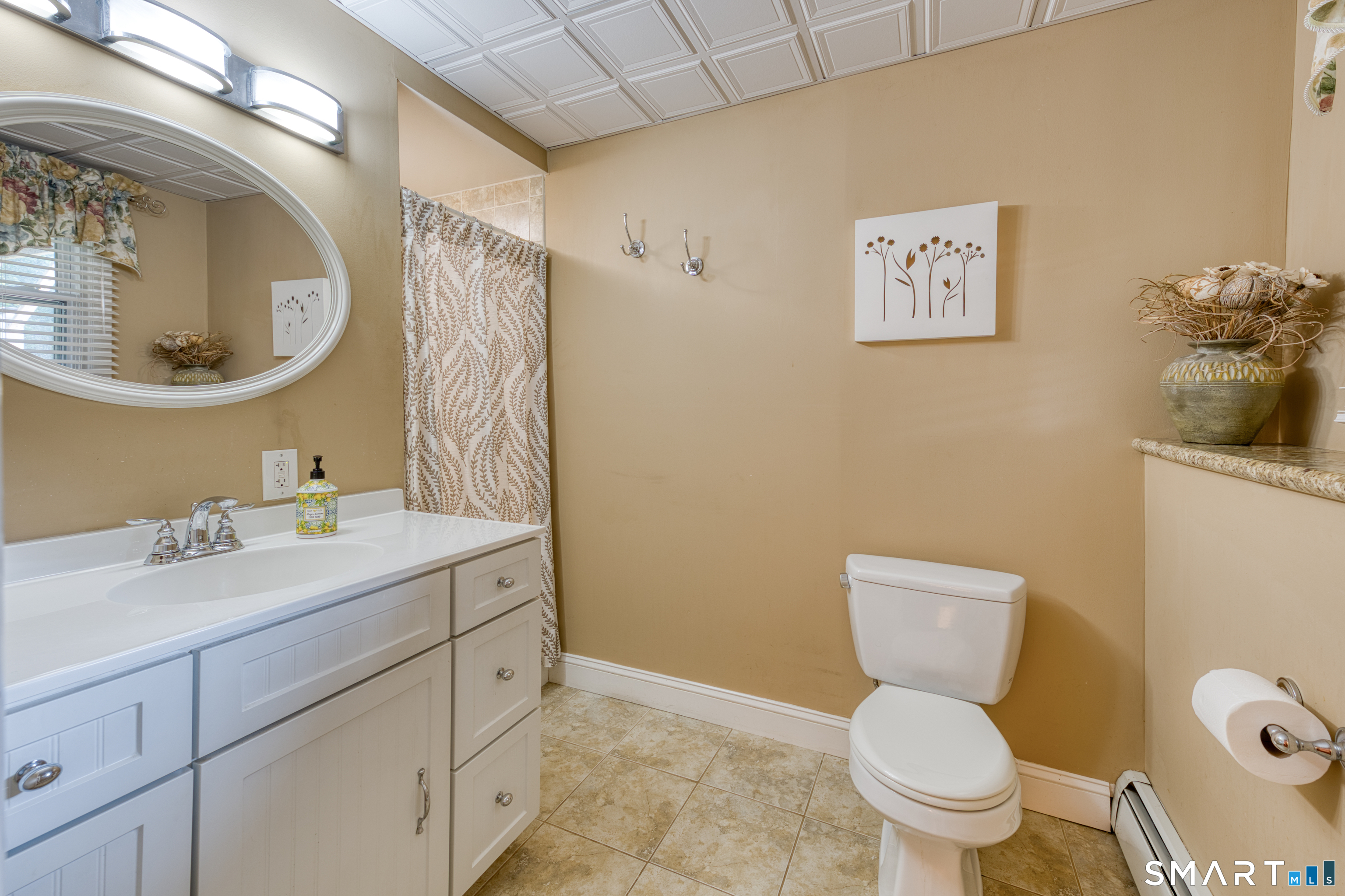 16 Brockett Farm Road North Haven CT 06473