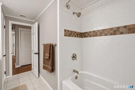 29 Homecrest Street Newington CT 06111