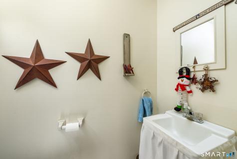 3 Arrow Street Enfield CT 06082