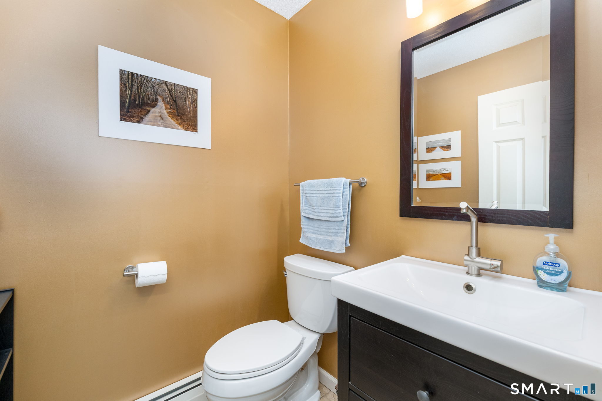 10 Eastfield Farms Drive East Granby CT 06026