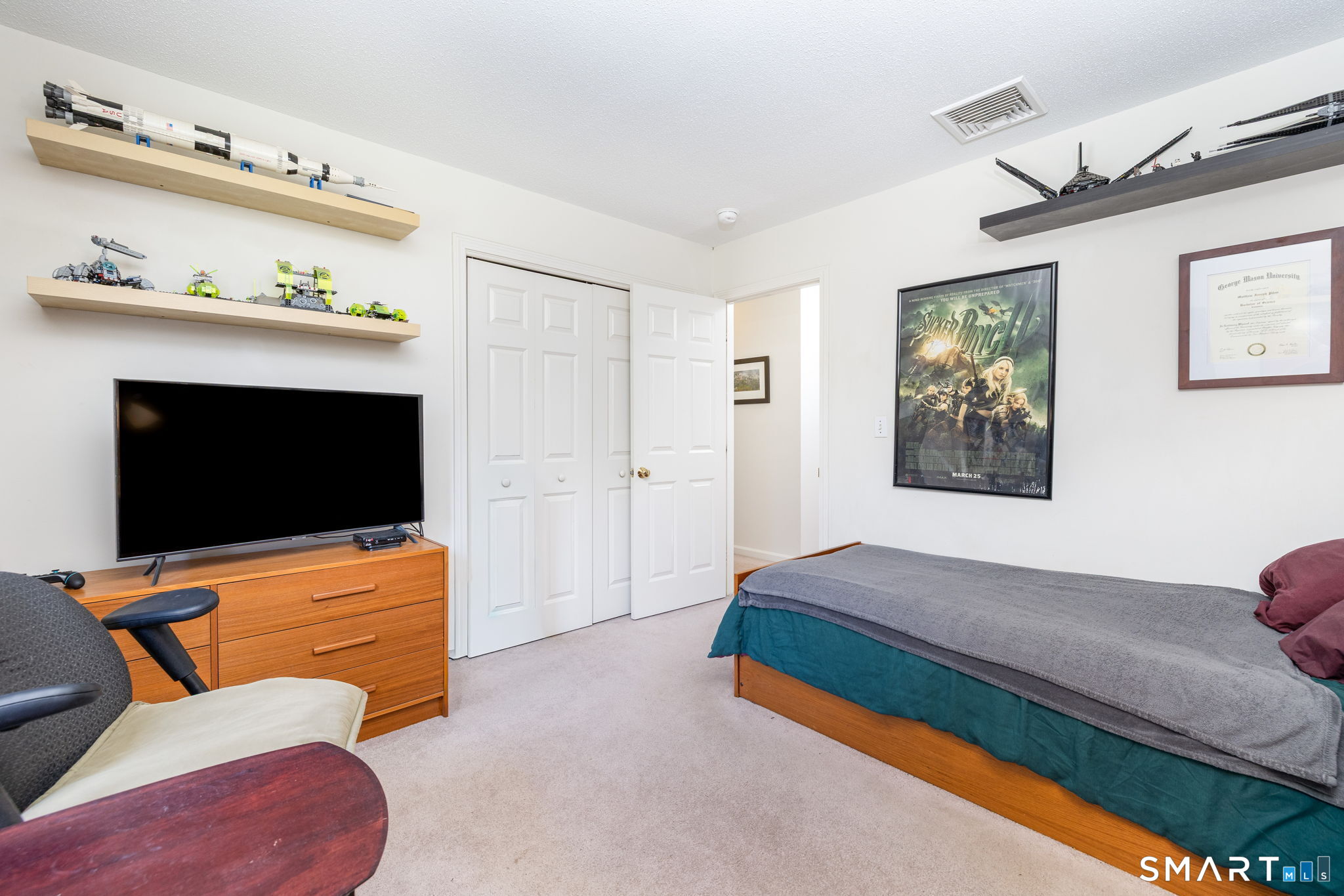 10 Eastfield Farms Drive East Granby CT 06026