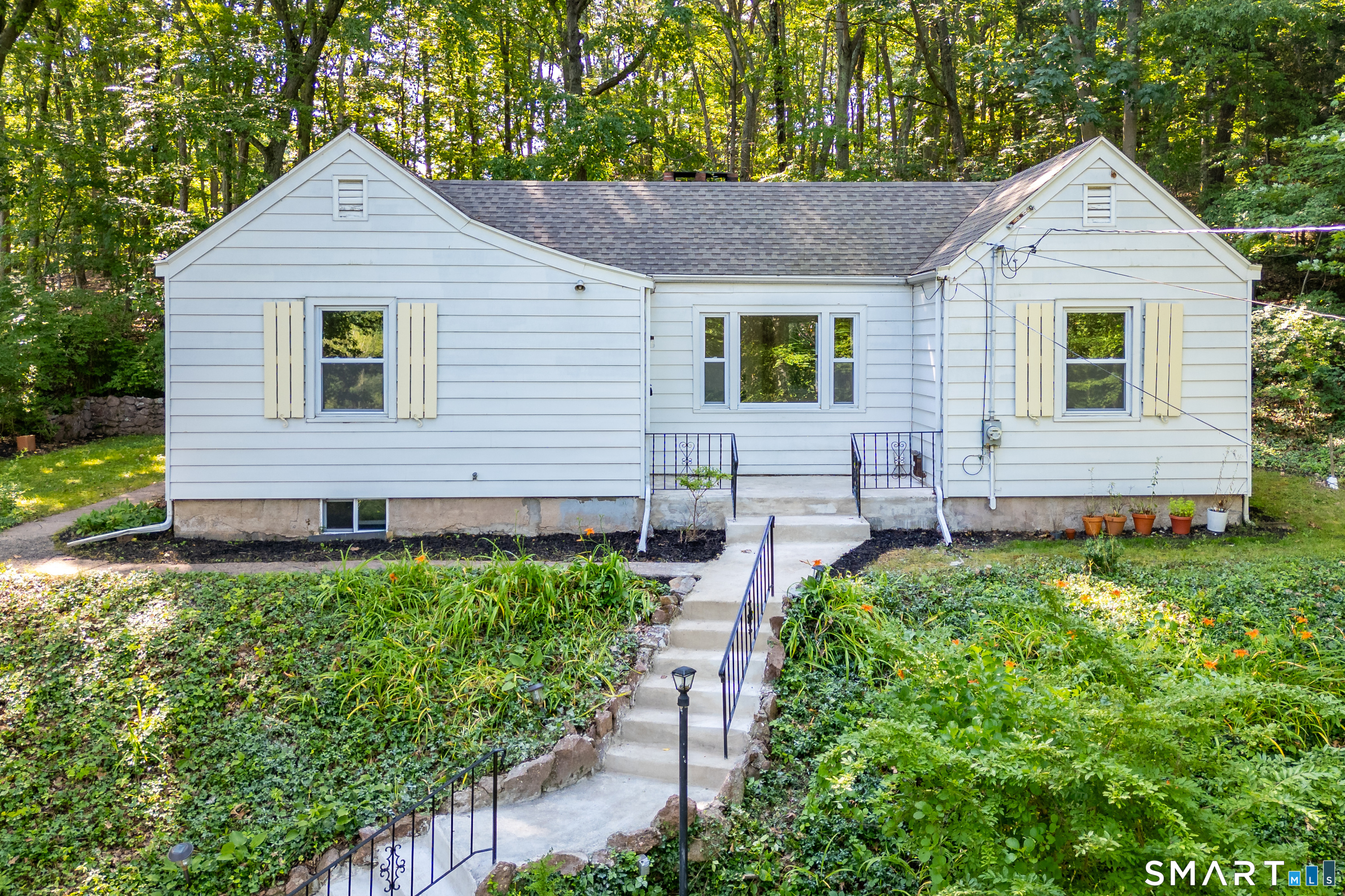 88 Grannis Street East Haven CT 06512