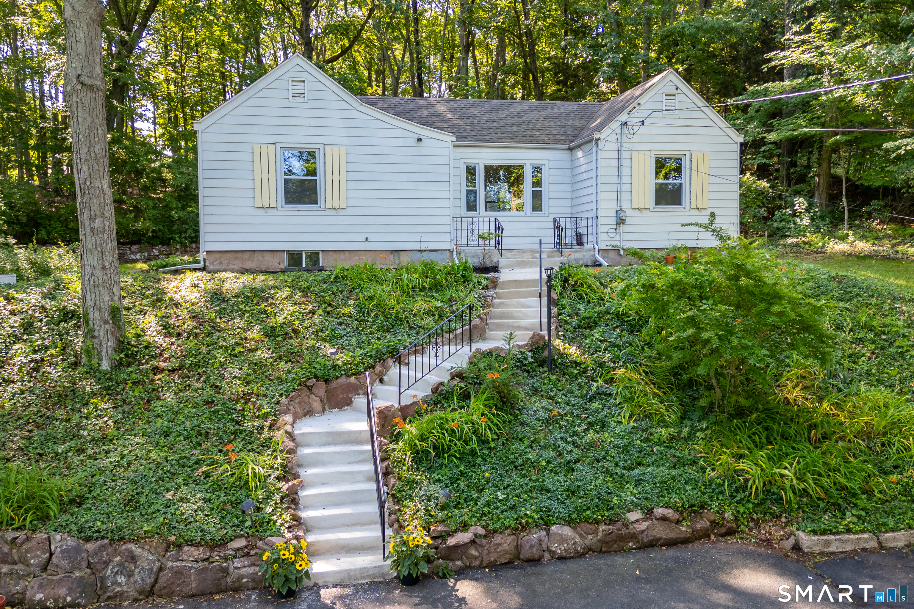 88 Grannis Street East Haven CT 06512