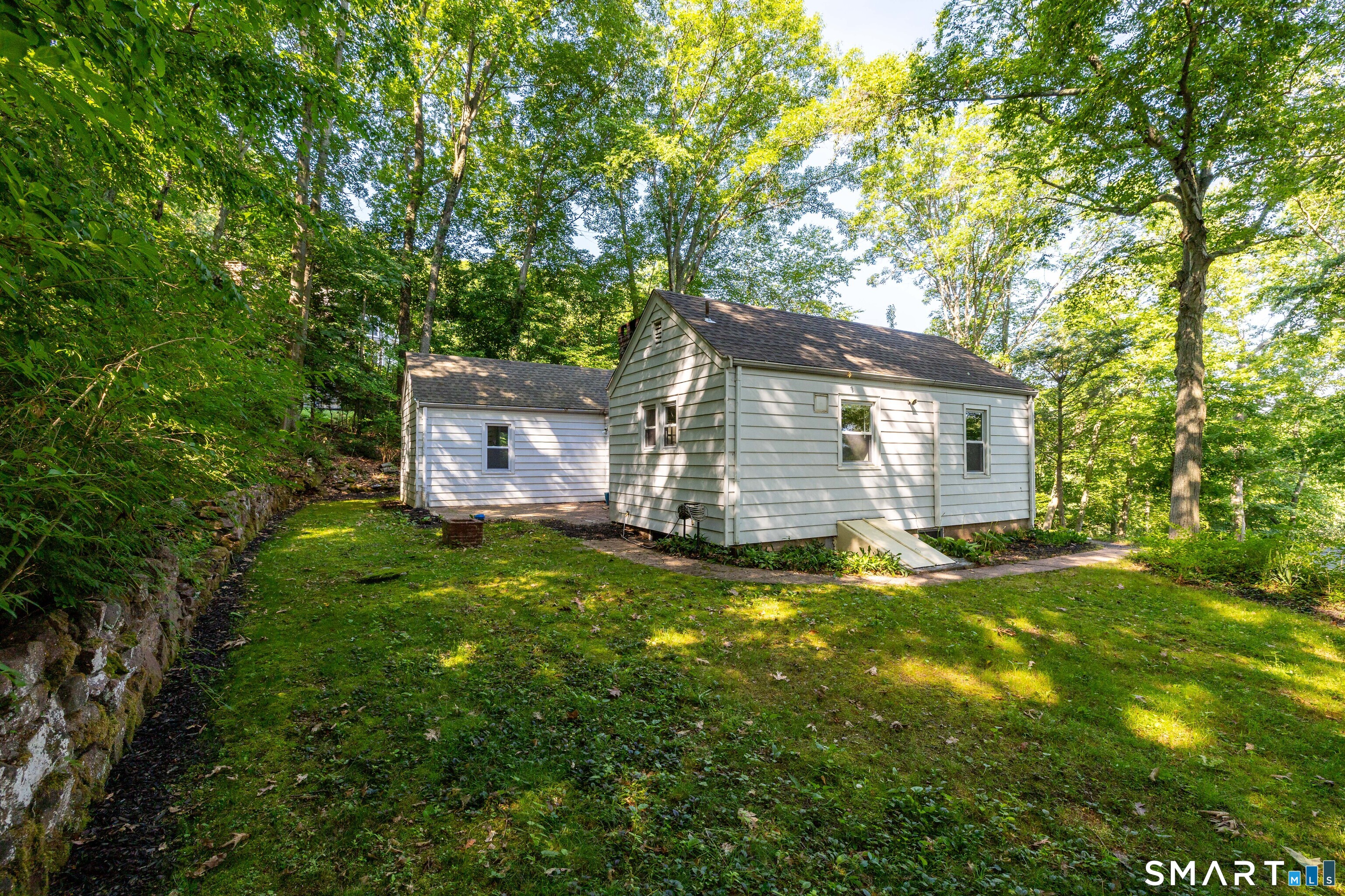 88 Grannis Street East Haven CT 06512