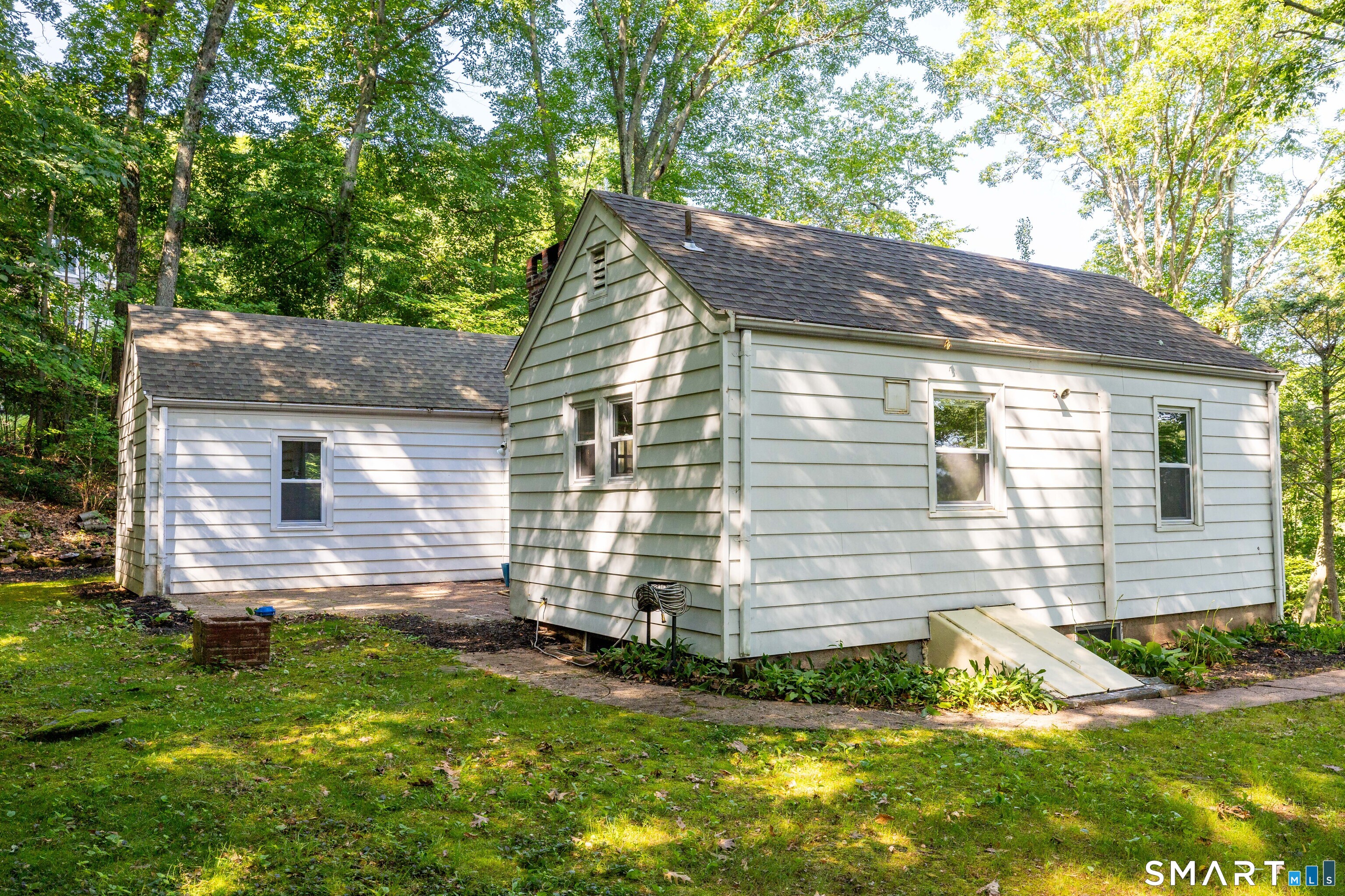 88 Grannis Street East Haven CT 06512