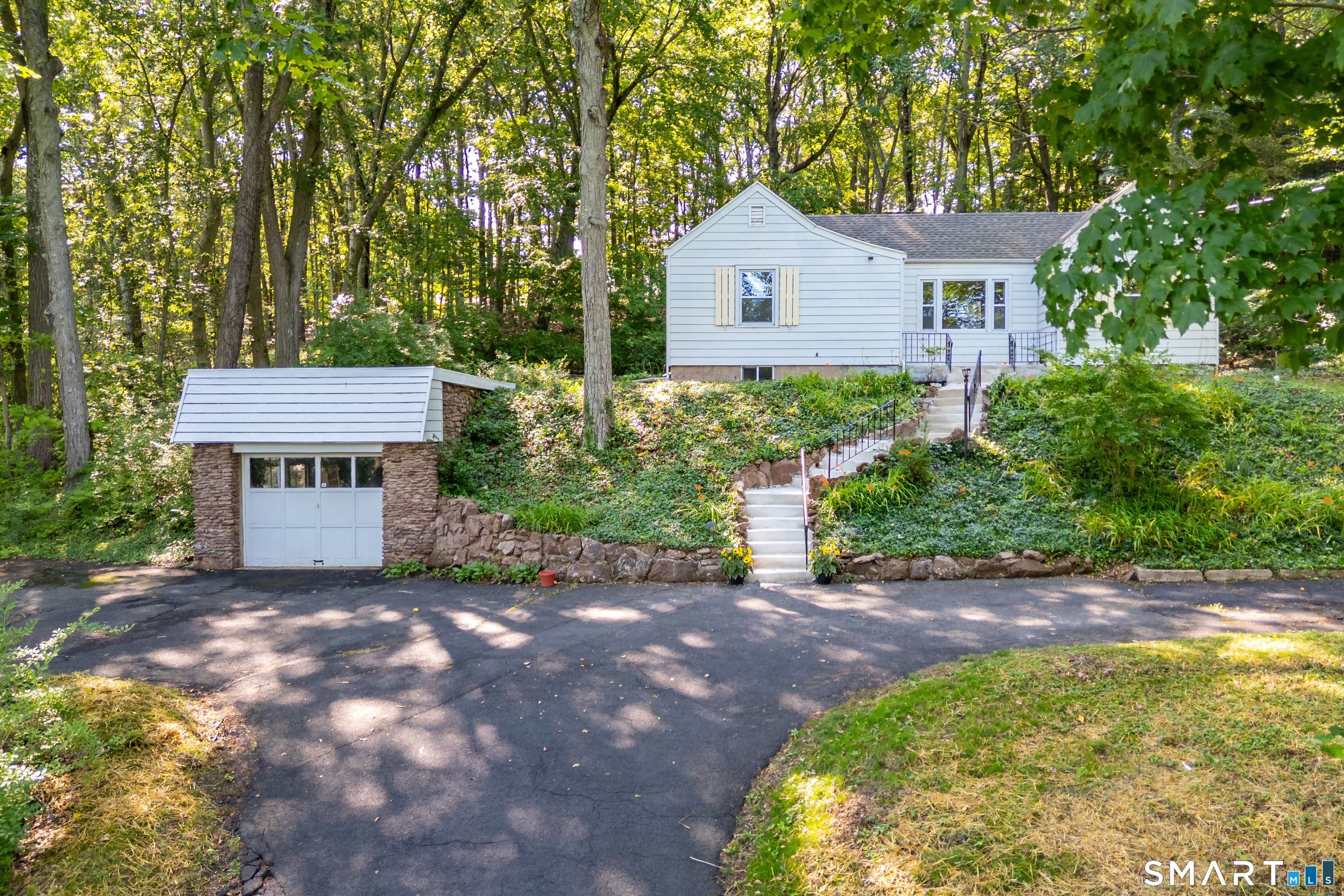 88 Grannis Street East Haven CT 06512