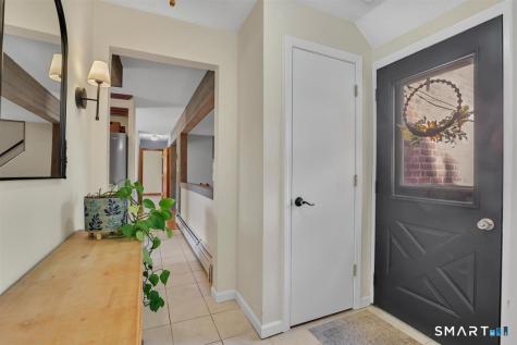 18 Milburn Drive Bloomfield CT 06002