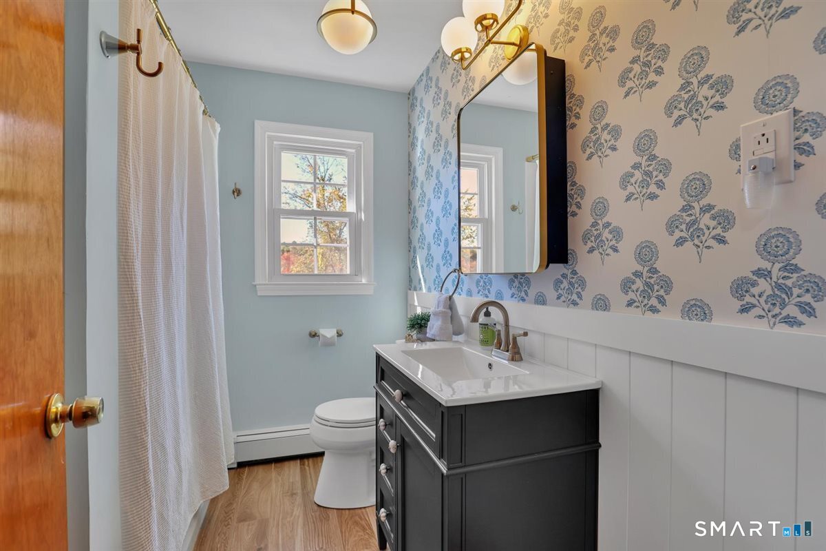 18 Milburn Drive Bloomfield CT 06002