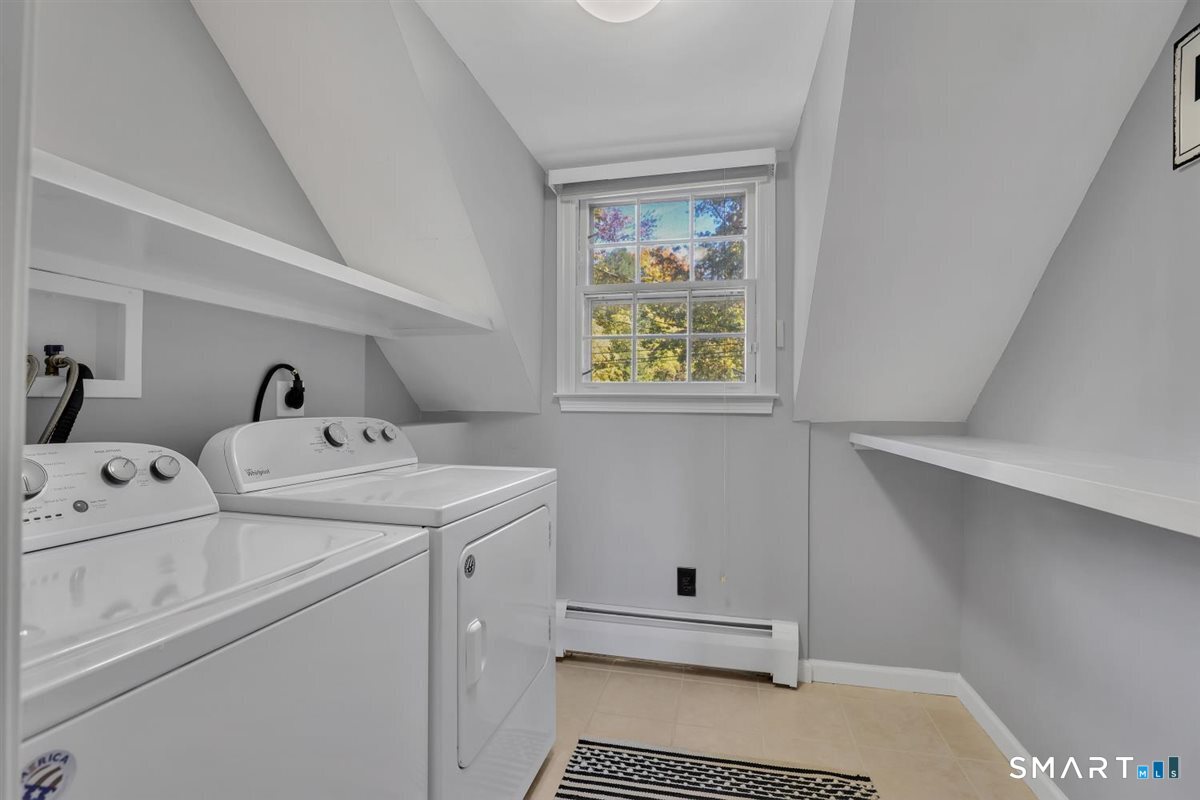18 Milburn Drive Bloomfield CT 06002