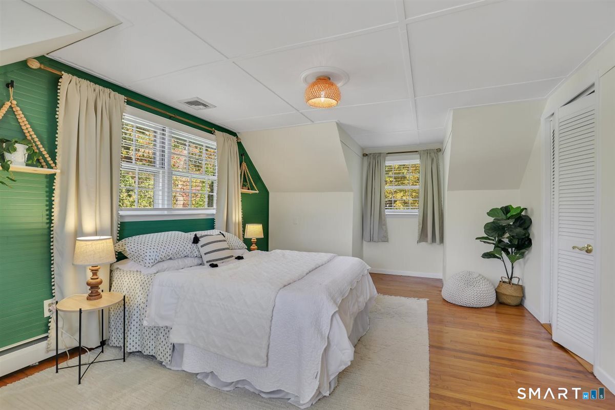 18 Milburn Drive Bloomfield CT 06002