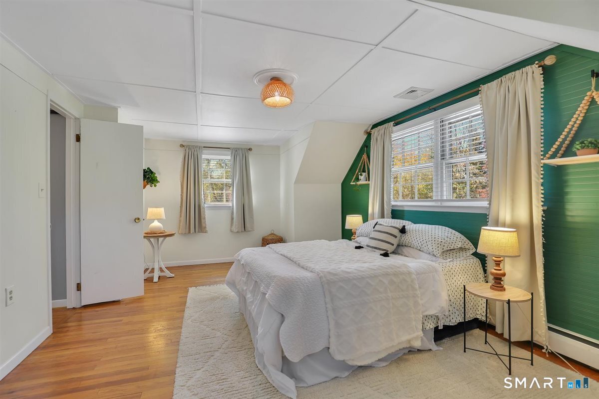 18 Milburn Drive Bloomfield CT 06002