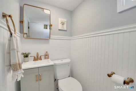 18 Milburn Drive Bloomfield CT 06002