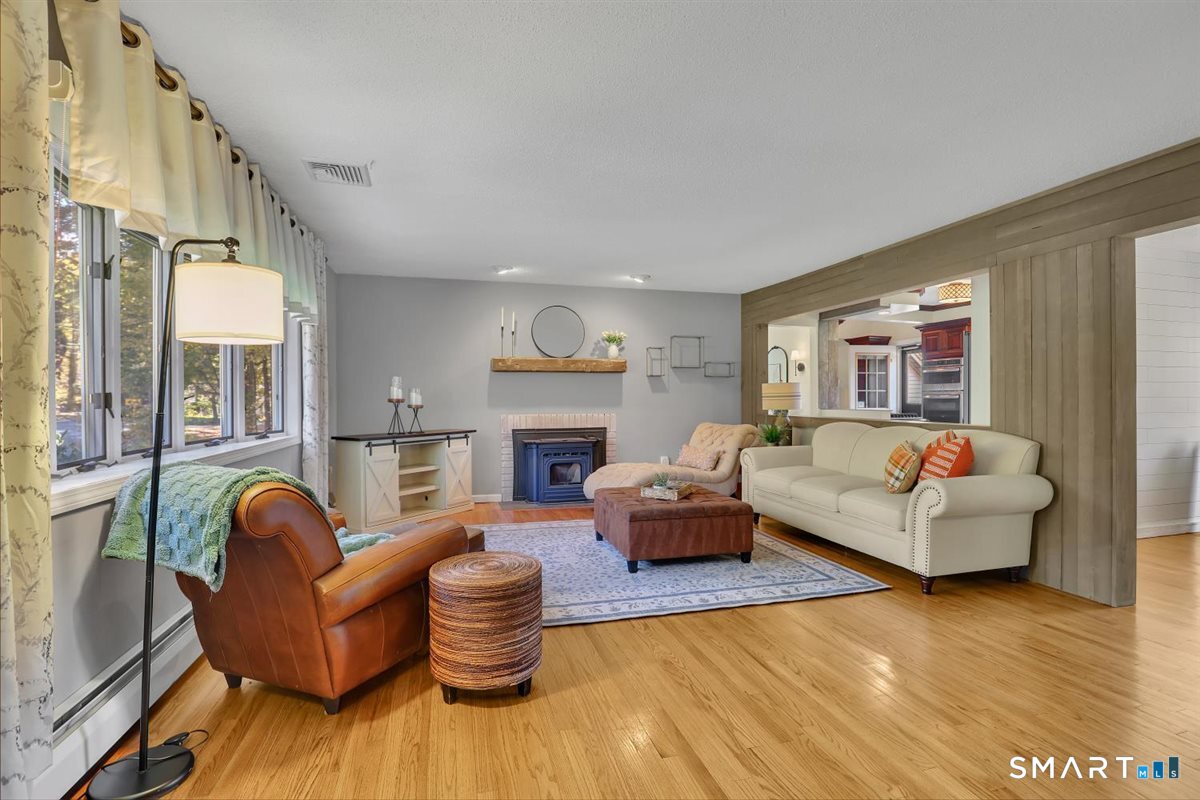 18 Milburn Drive Bloomfield CT 06002