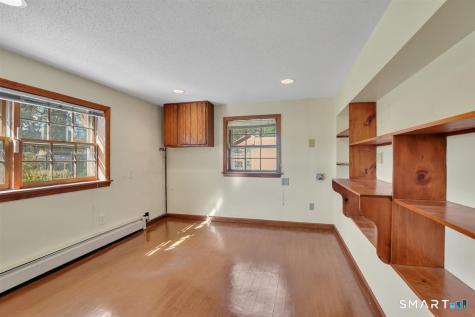 18 Milburn Drive Bloomfield CT 06002