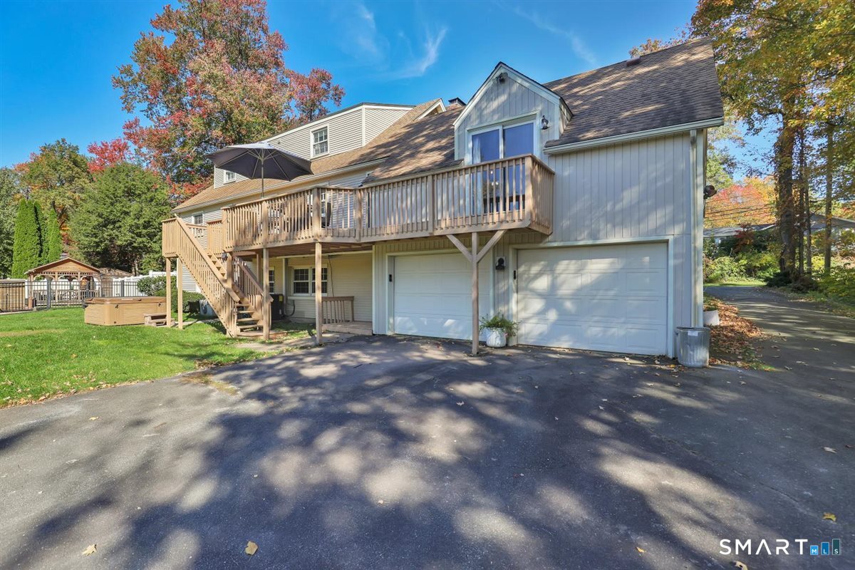 18 Milburn Drive Bloomfield CT 06002