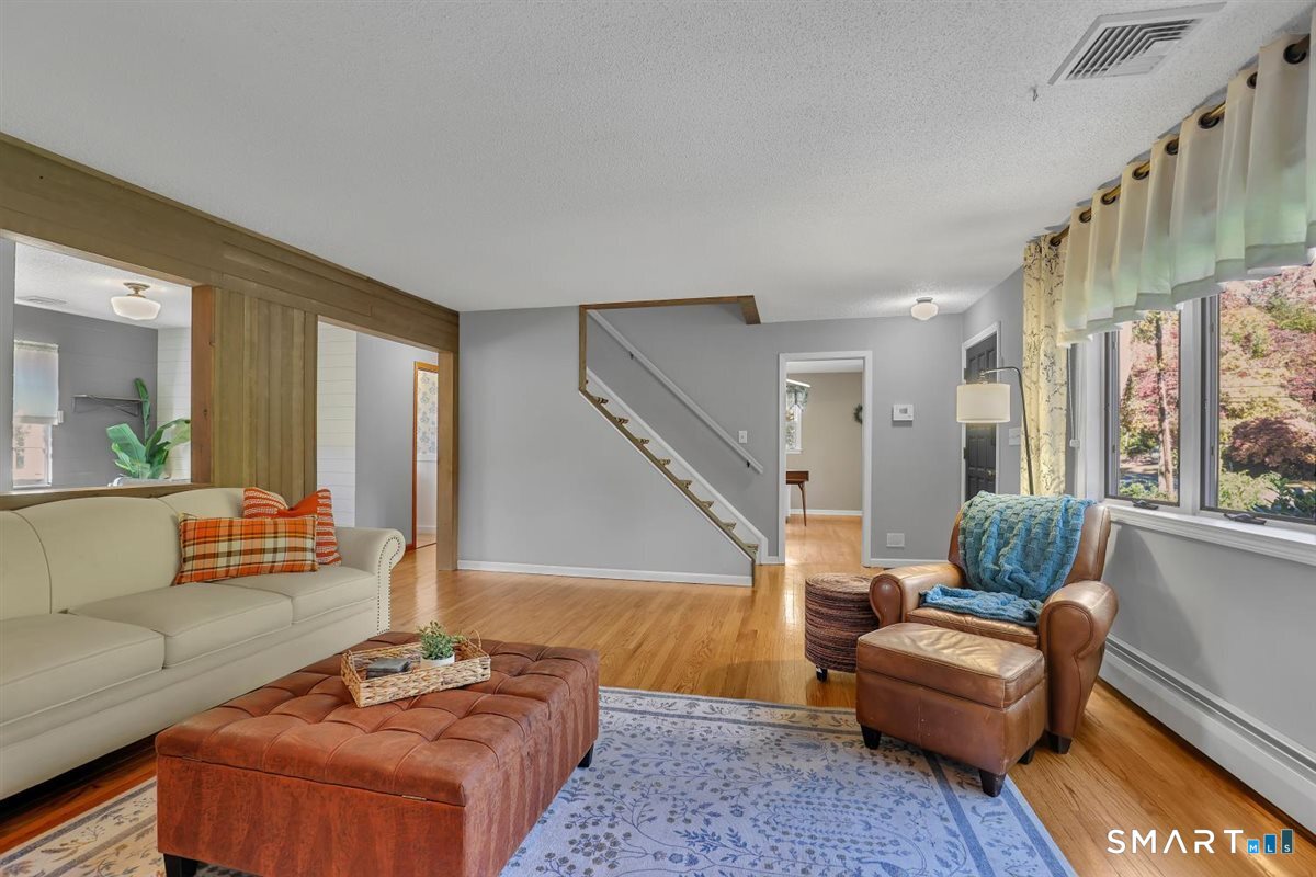 18 Milburn Drive Bloomfield CT 06002