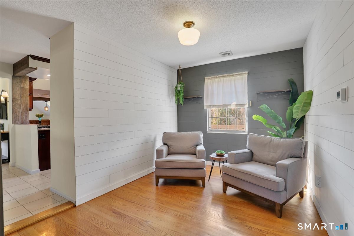 18 Milburn Drive Bloomfield CT 06002