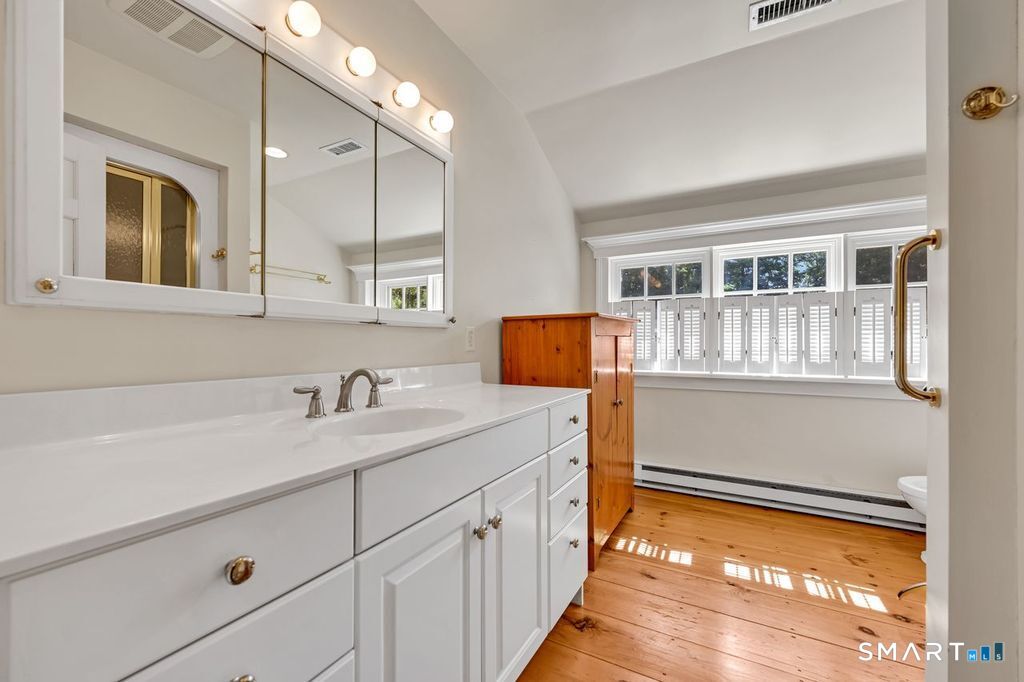 40 Ruffin Road Woodbury CT 06798